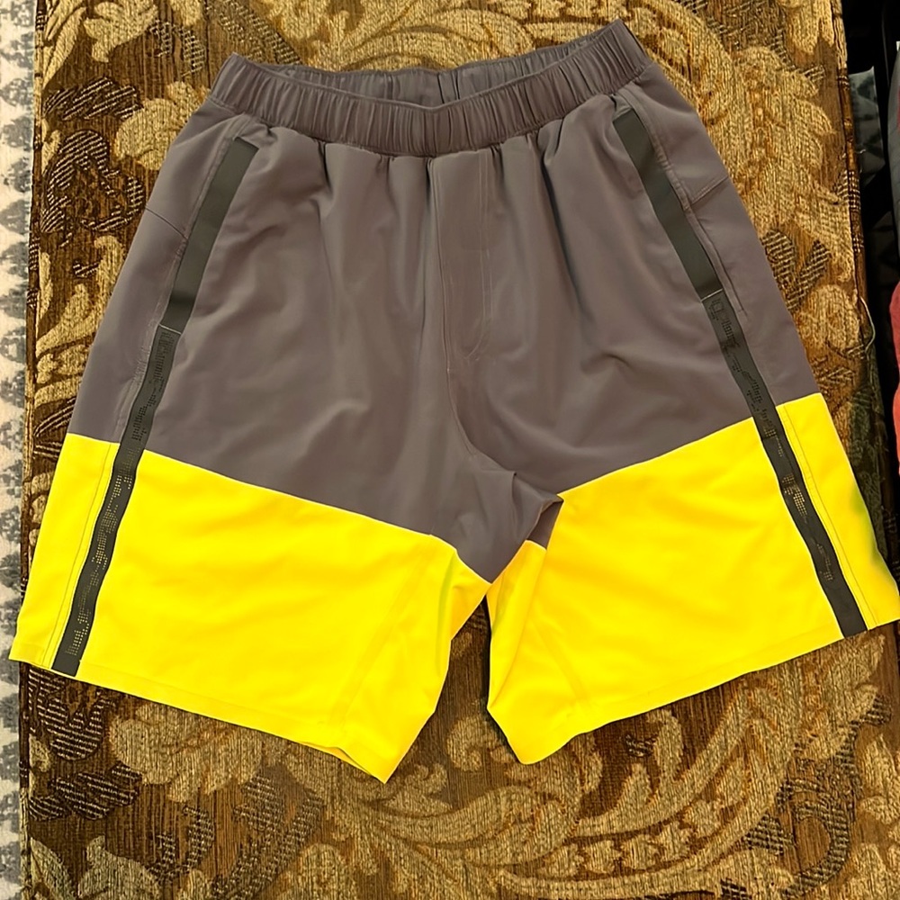 Unisex Size medium Lululemon Athletica Shorts